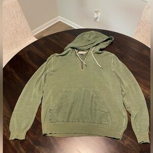 Tommy Bahama pullover-hoodie. 70% cotton, 30% linen. Size medium